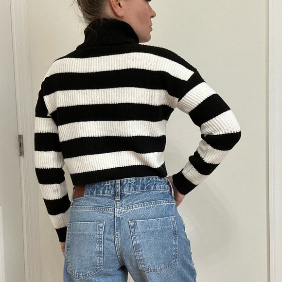 Turtle Neck Cable Knit Cropped Stripe Sweater - Picture 7 of 9